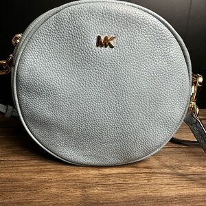 Michael Kors Pebble lite blue Crossbody Bag with Gold Details